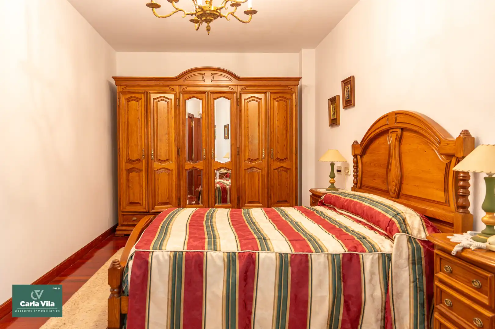 Dormitori de Casa o xalet en venda en Lugo amb Calefacció, Jardí privat i Parquet