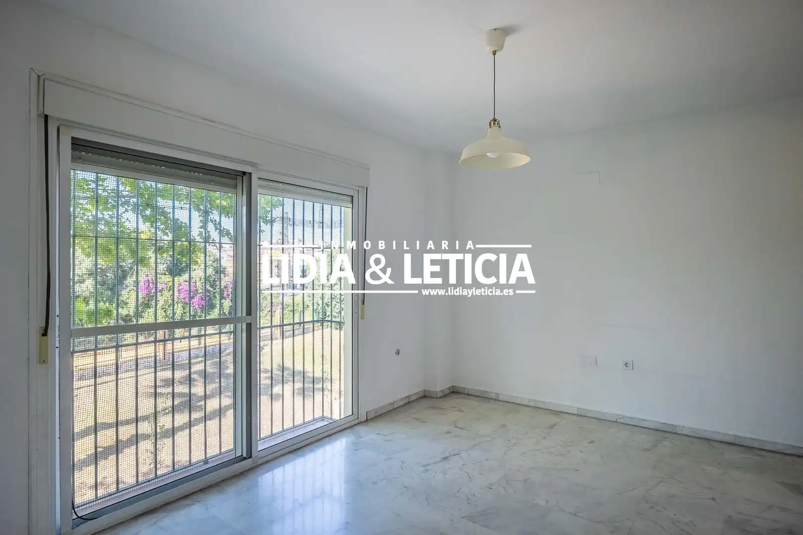 Vista exterior de Piso en venta en Alcalá de Guadaira con Aire acondicionado