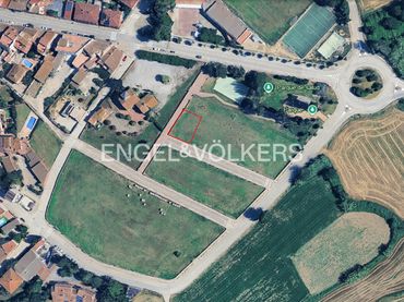 Terreny residencial en venda a Carrer Montserrat Via