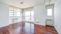 Living room of Flat for sale in  Madrid Capital  with Air Conditioner, Heating and Terrace