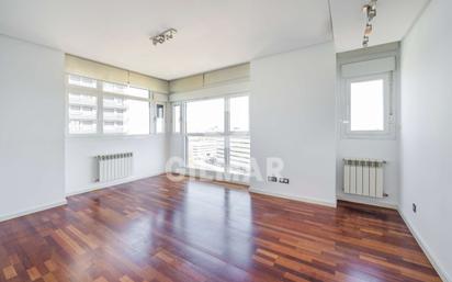 Living room of Flat for sale in  Madrid Capital  with Air Conditioner and Terrace