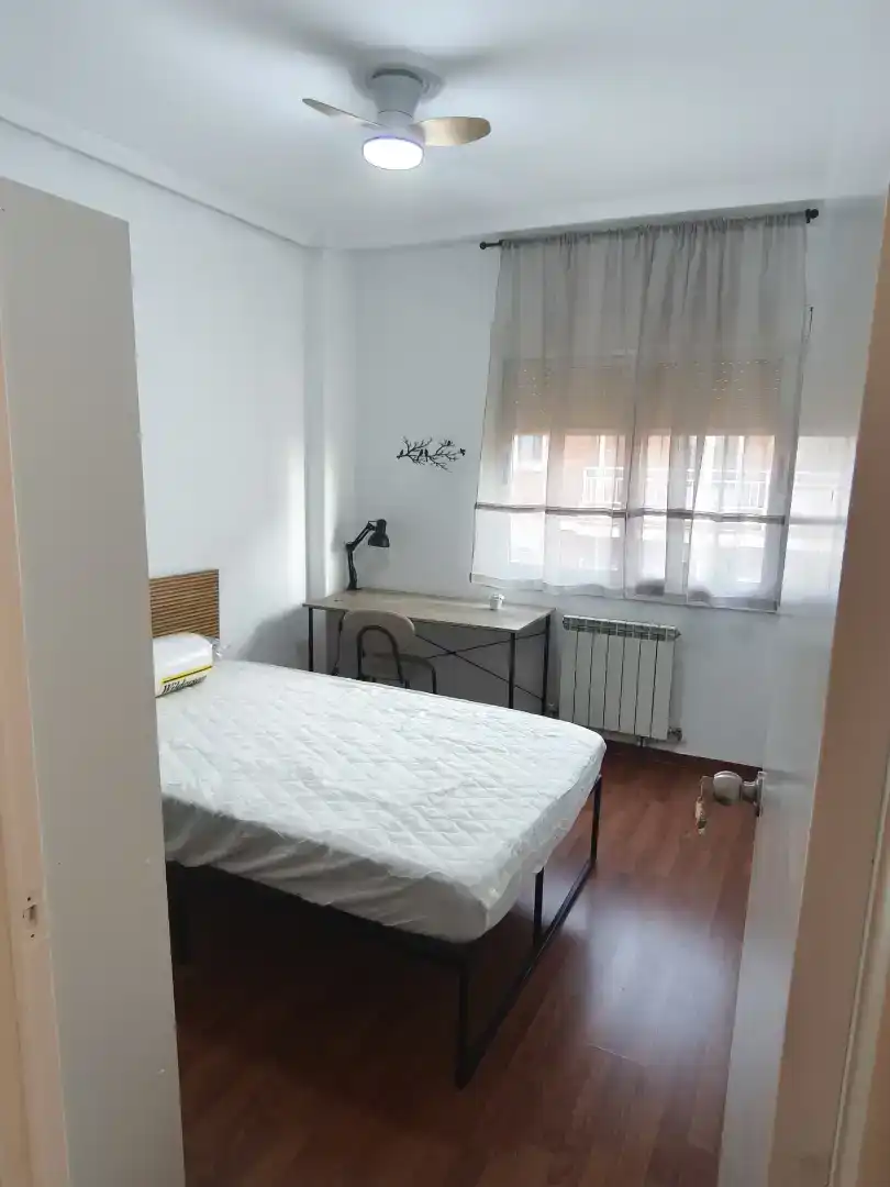 Bedroom of Flat for share in Los Bloques