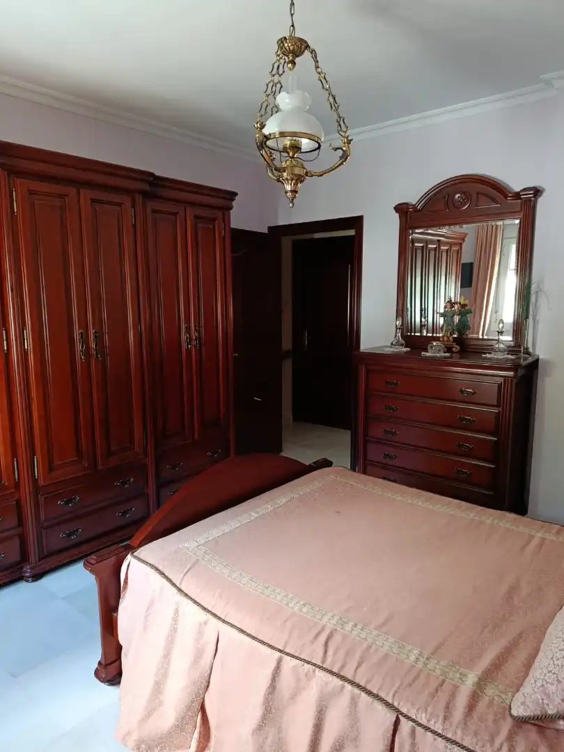 Schlafzimmer von Wohnung zur Miete in Olivares mit Möbliert