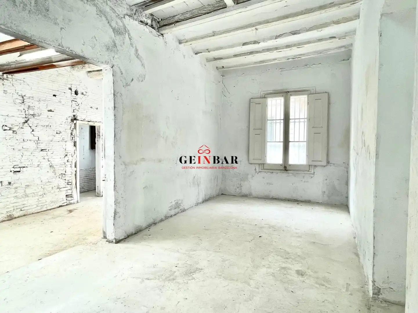 Planta baja en venta en Barcelona con Trastero y Alarma