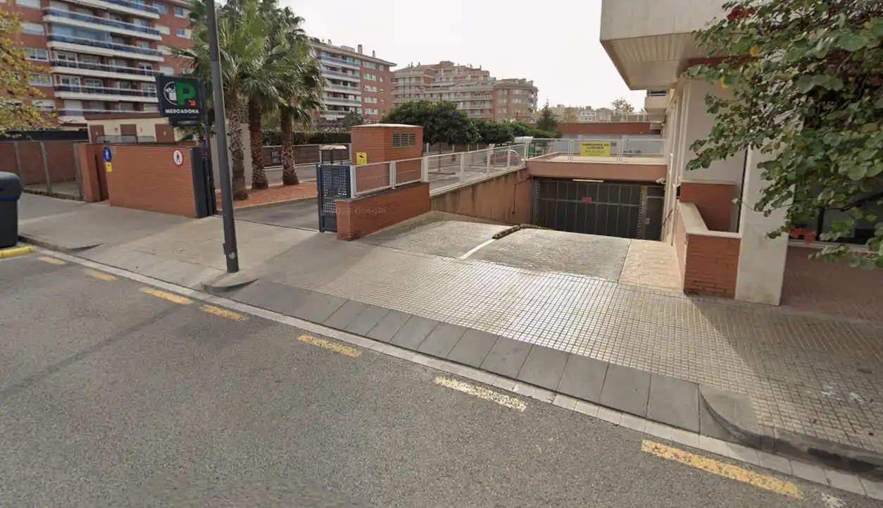 Garaje de alquiler en Carrer del Romaní, 16, Ponent