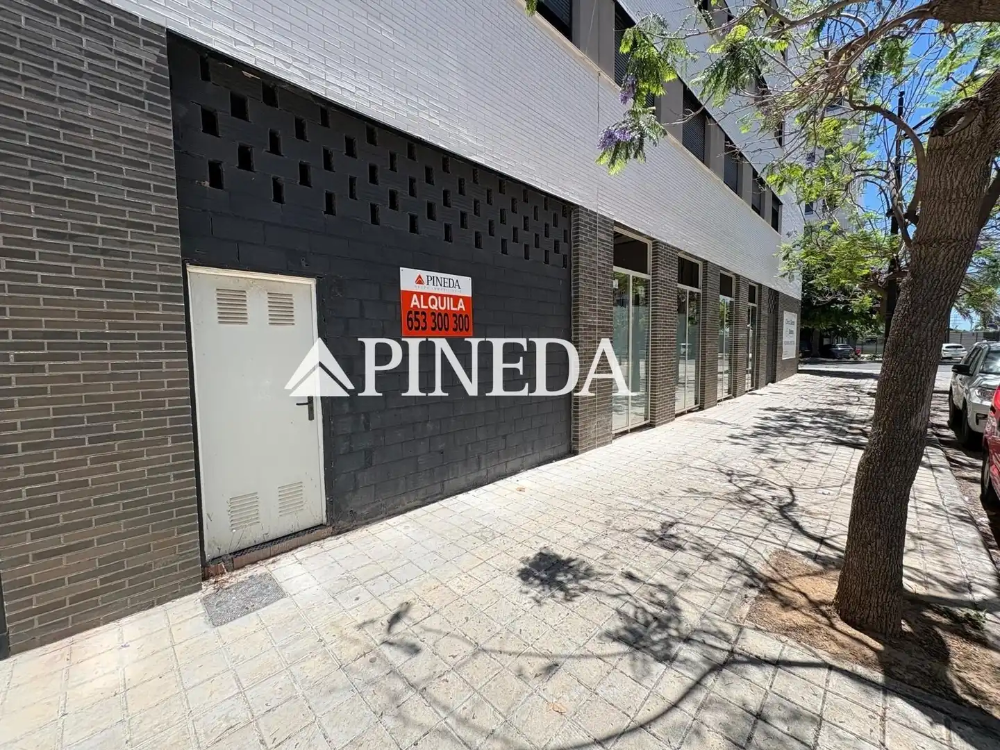 Exterior view of Commercial properties for rent in Valencia