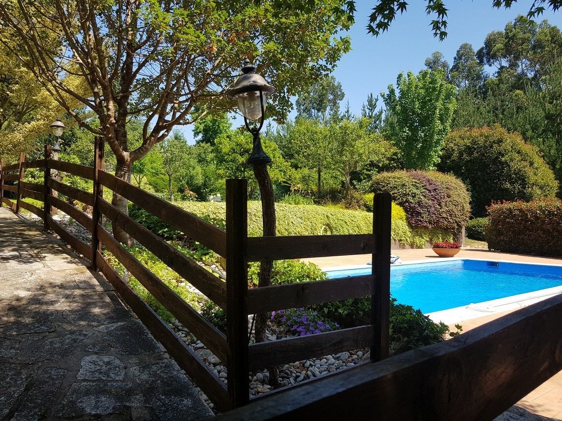 Swimming pool of House or chalet for sale in Vilanova de Arousa  with Heating, Terrace and Storage room