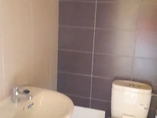 Baño de Casa o chalet de alquiler en Valverde de la Virgen con Calefacción, Jardín privado y Terraza