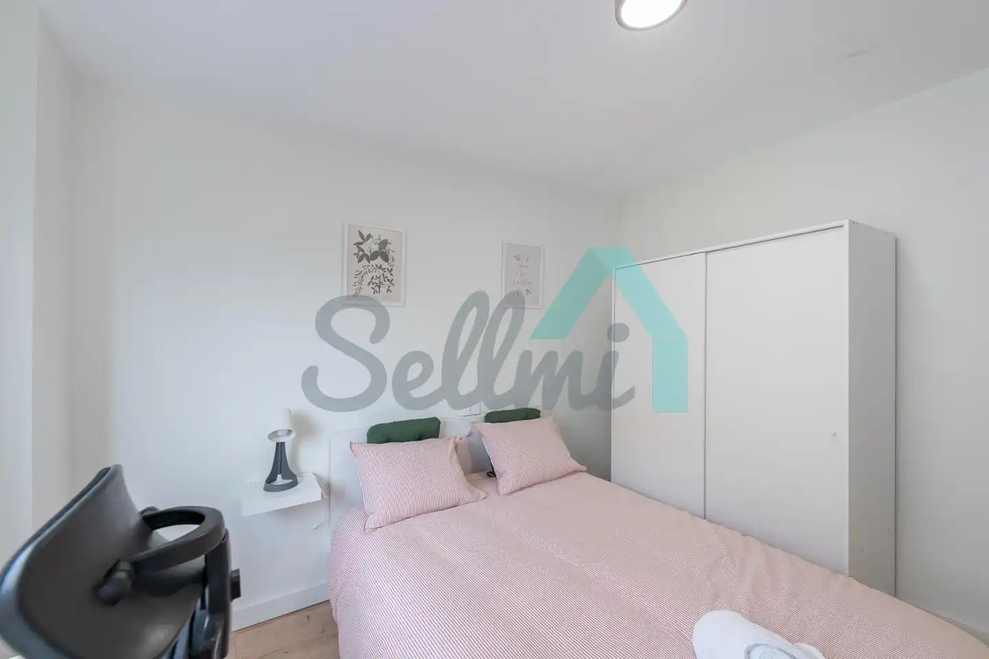 Bedroom of Flat for share in Oviedo   with Heating and Furnished