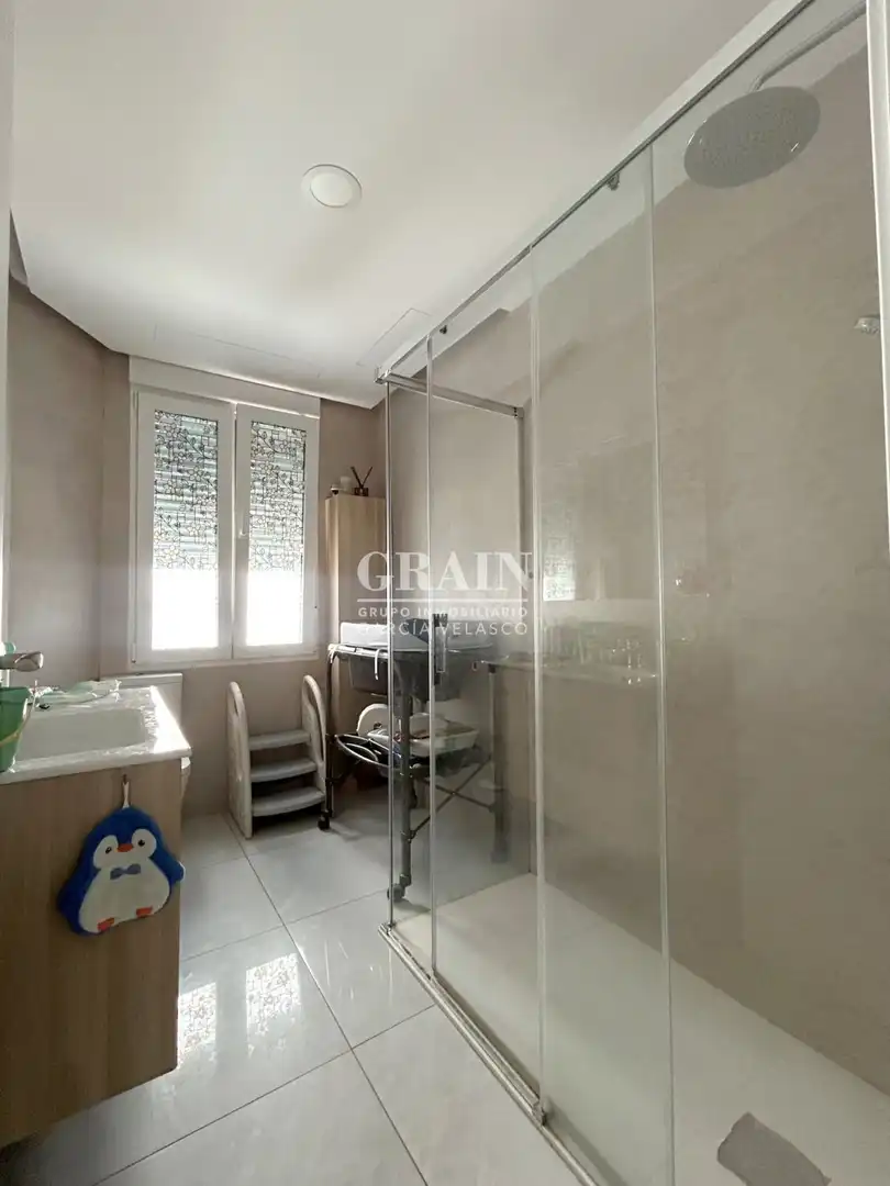 Bathroom of Flat for sale in Albacete  with Air Conditioner, Heating and Balcony