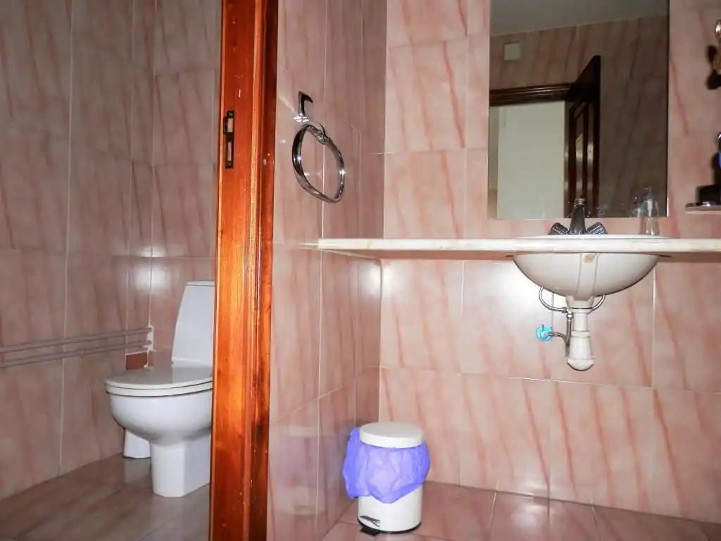 Badezimmer von Büro zur Miete in Medina del Campo mit Klimaanlage und Abstellraum