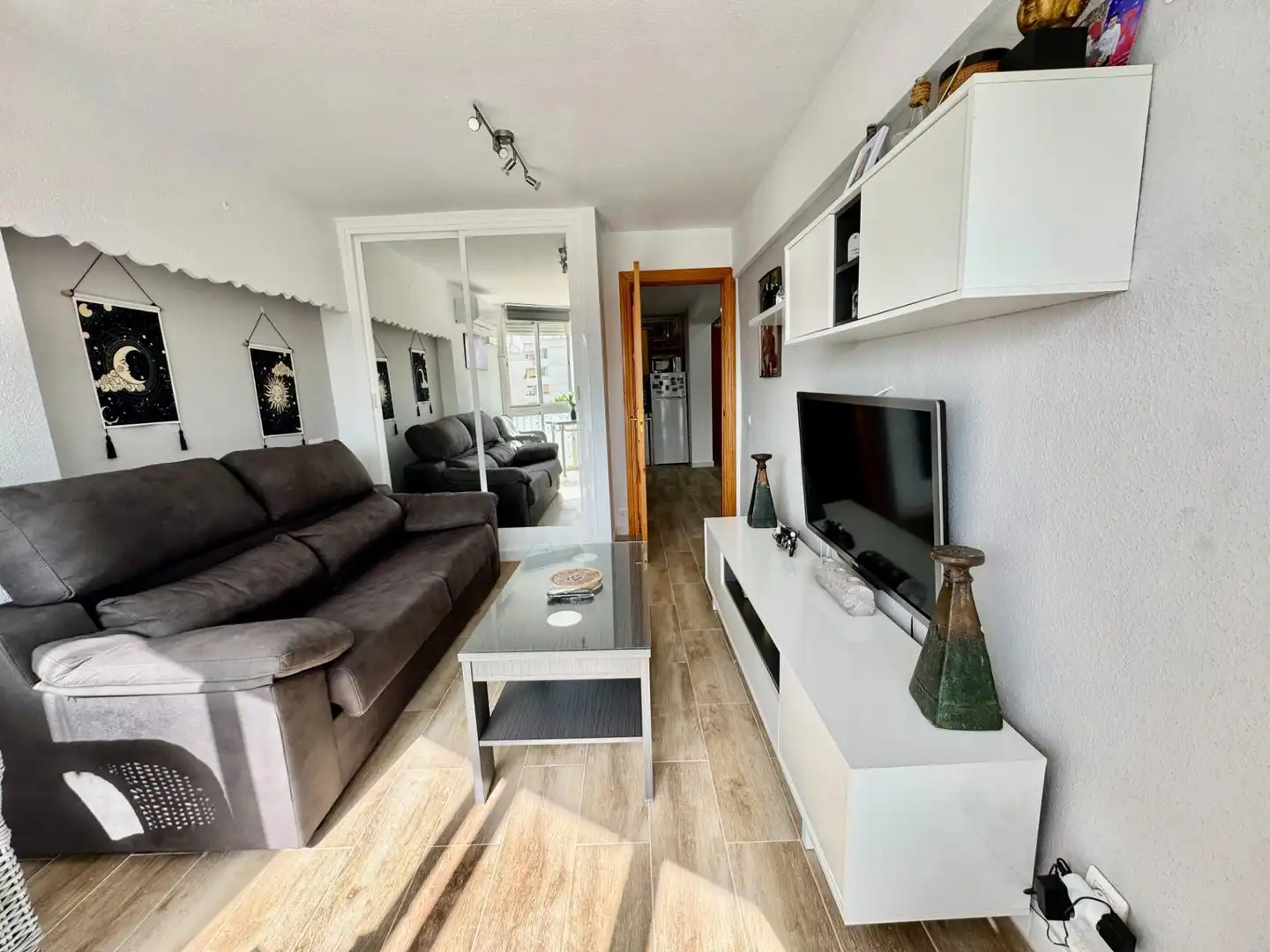 Wohnzimmer von Wohnungen zur Miete in Benalmádena mit Privatgarten, Möbliert und Gemeinschaftspool