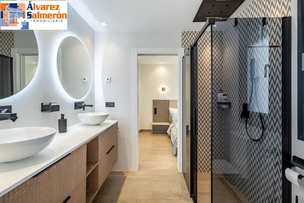 Badezimmer von Haus oder Chalet zum Verkauf in Albolote mit Klimaanlage, Heizung und Terrasse