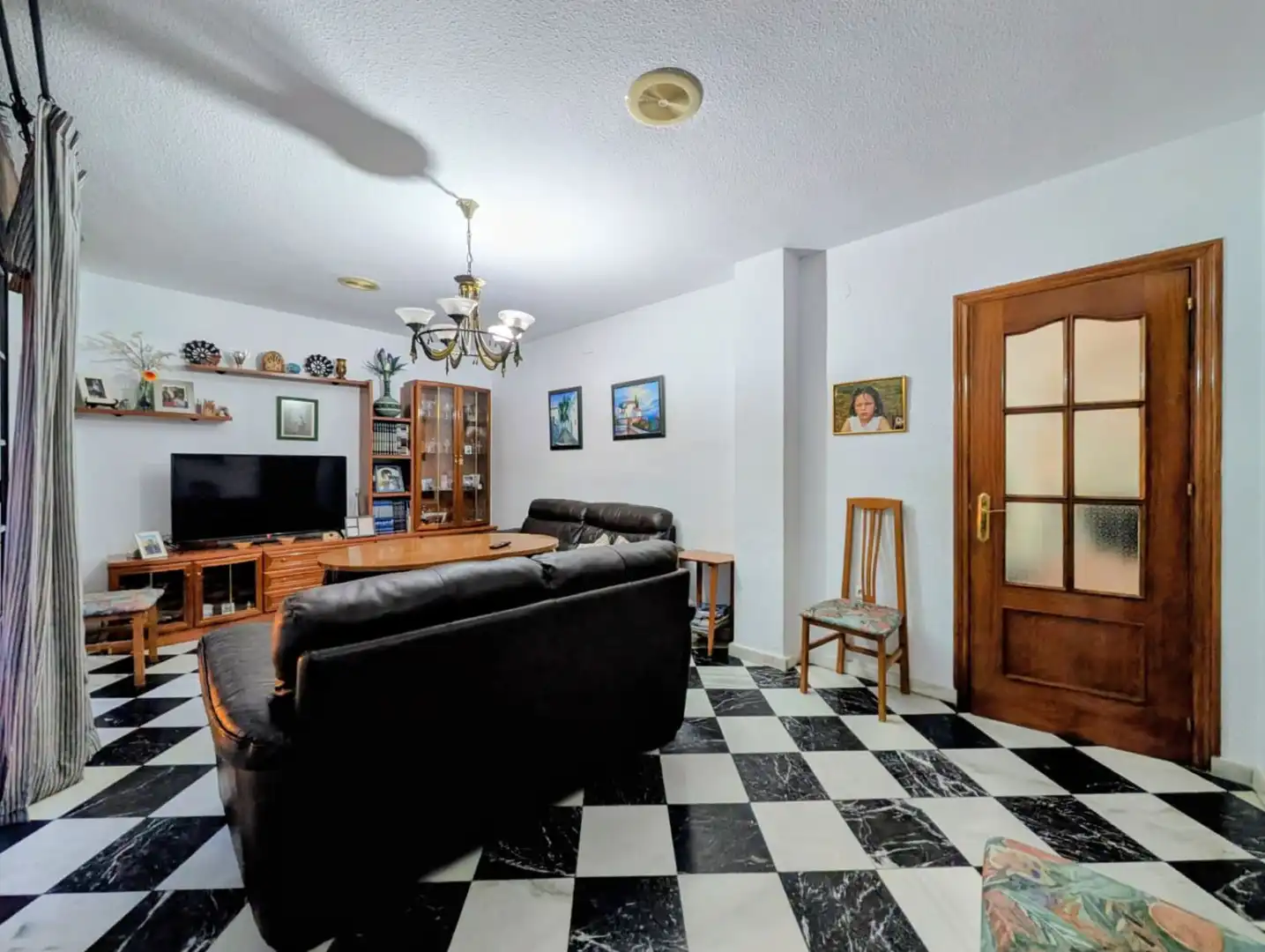 Sala d'estar de Casa o xalet en venda en Loja amb Aire condicionat, Terrassa i Traster