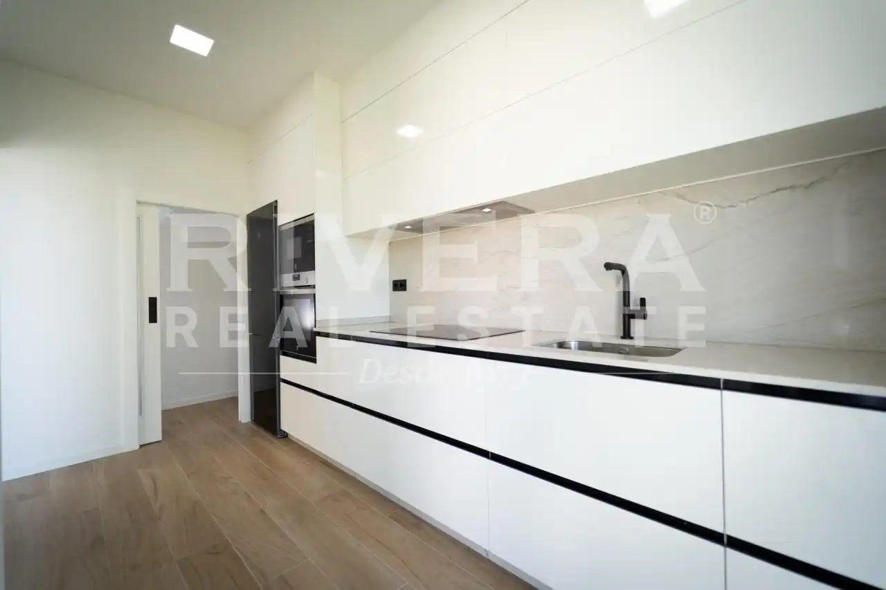 Cocina de Casa adosada en venta en Vigo  con Calefacción y Jardín privado