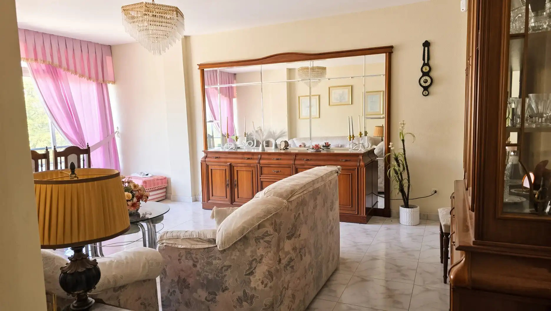 Sala d'estar de Apartament en venda en Marbella amb Moblat i Internet