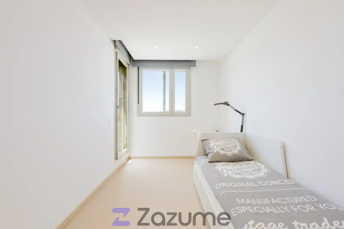 Bedroom of Flat for rent in Madrid  with Air Conditioner, Heating and Private garden