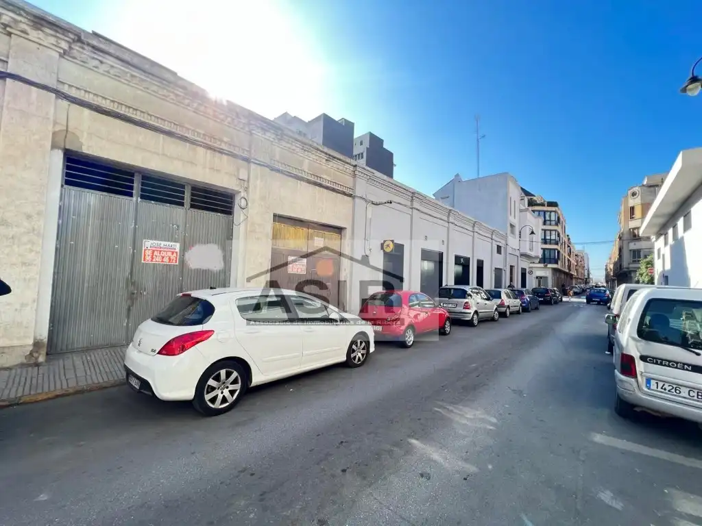 Business premises for sale in Casc Urbà, imagen 3