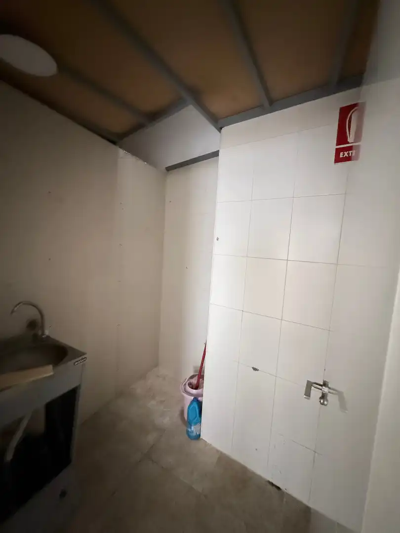 Bany de Local de lloguer en Cartagena ciudad