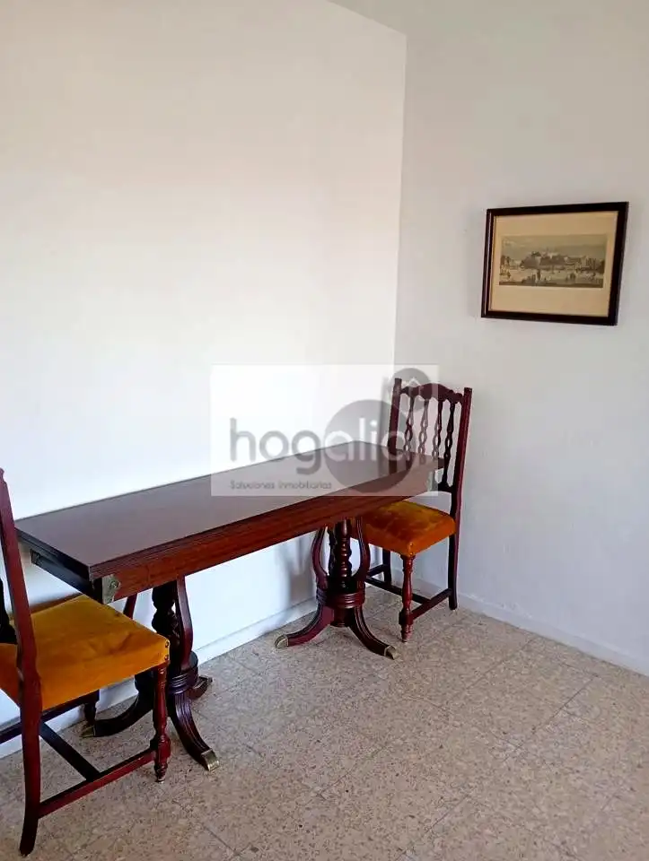 Comedor de Piso de alquiler en Sevilla con Terraza y Amueblado