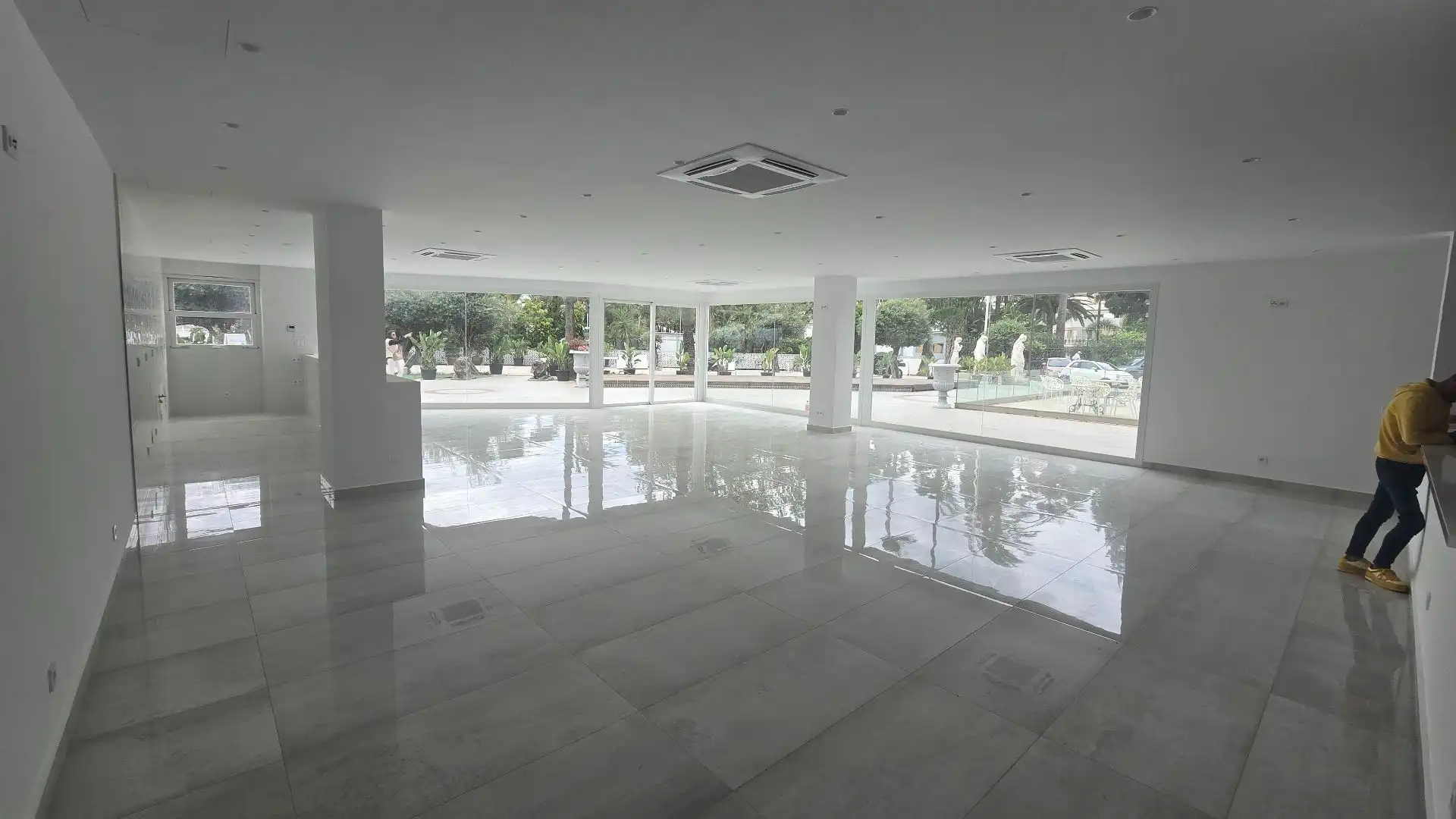 Local comercial en alquiler en Nueva Andalucía