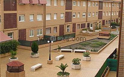 Vista exterior de Pis de lloguer en Villanueva de la Cañada amb Calefacció, Moblat i Forn
