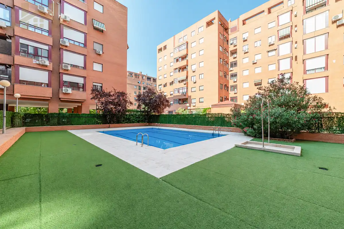 Swimming pool of Flat for sale in Torrejón de Ardoz  with Air Conditioner, Heating and Private garden