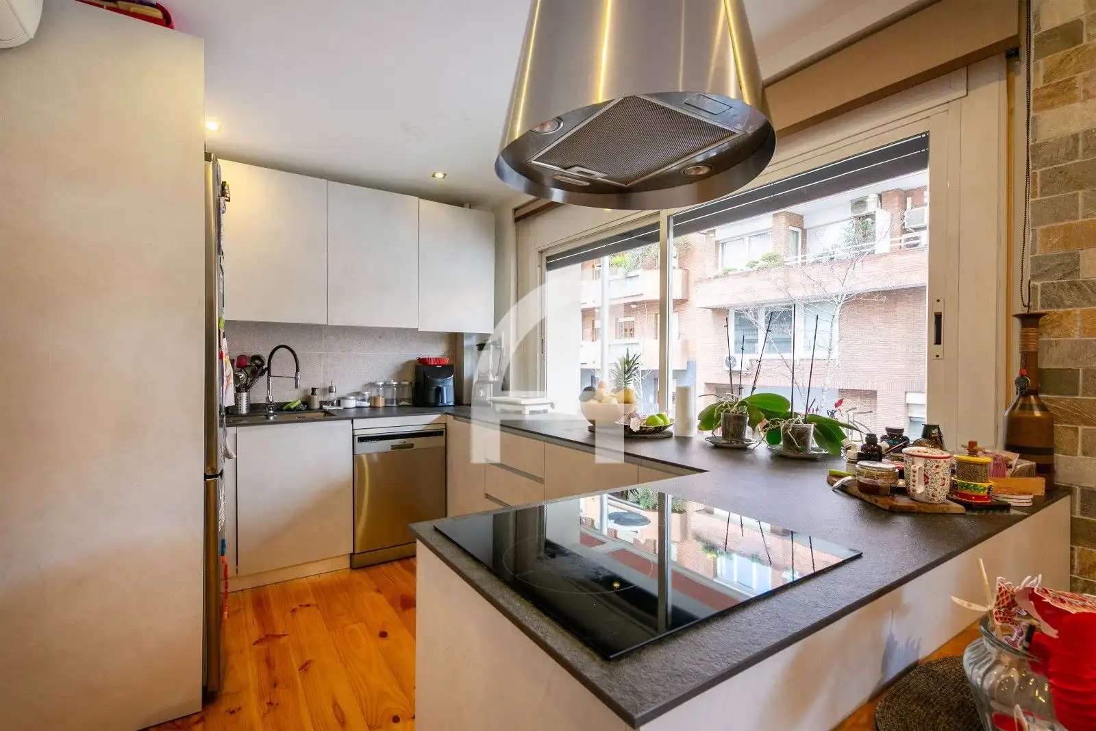 Cuina de Dúplex en venda en Barcelona amb Aire condicionat, Calefacció i Parquet