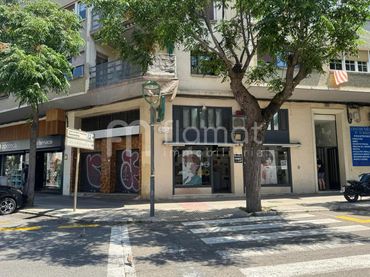 Local comercial en venda a Carrer del Baró de les Quatre Torres
