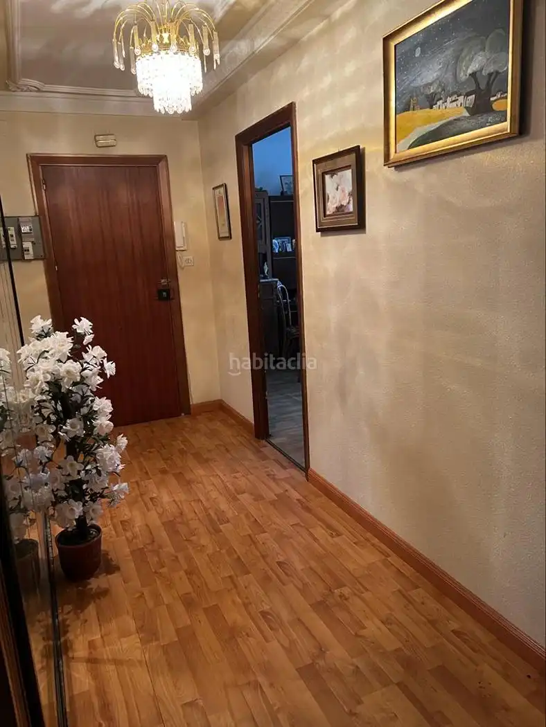 Piso en venta en Calle la Linera 15