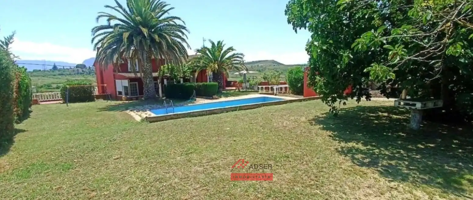 Jardí de Casa o xalet en venda en Villamediana de Iregua amb Calefacció i Piscina