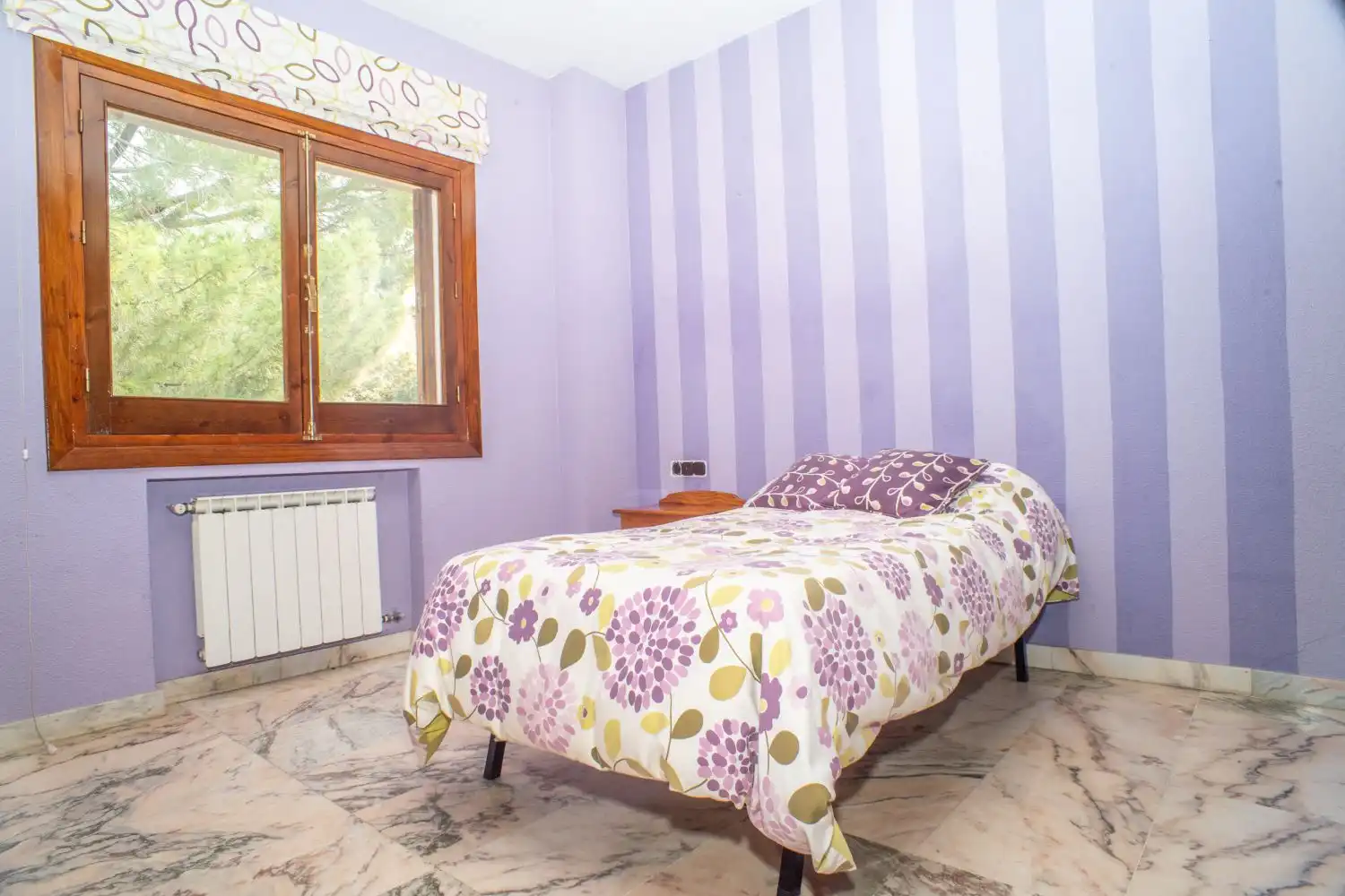 Dormitori de Casa o xalet en venda en Loja amb Jardí privat, Terrassa i Piscina