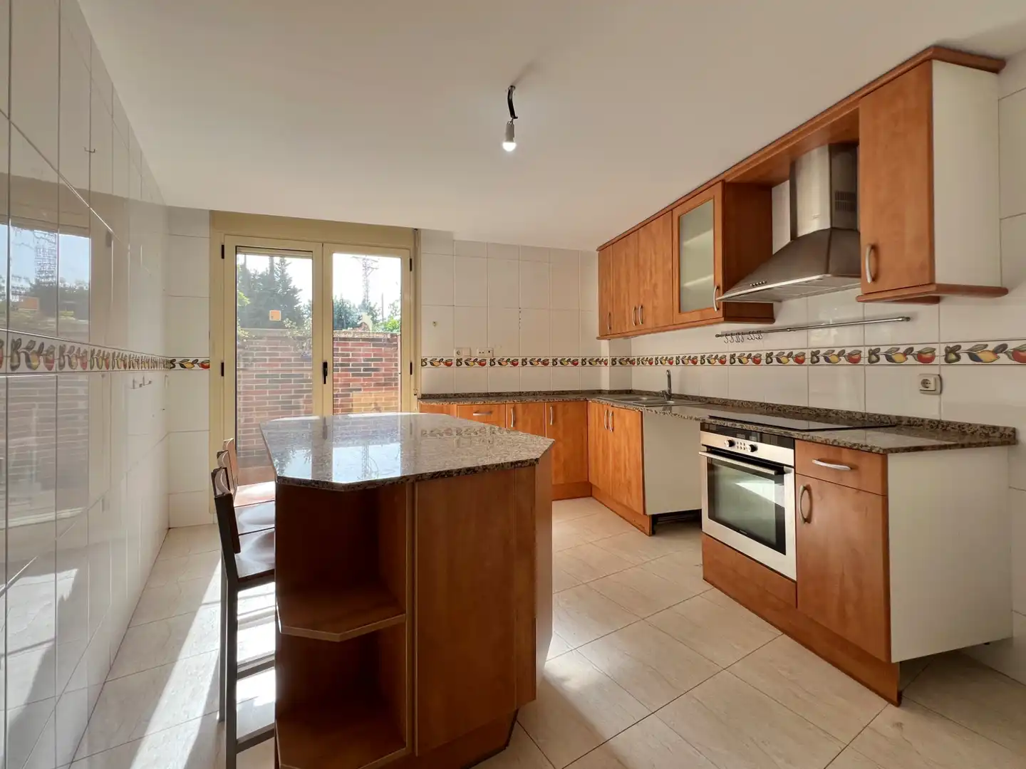 Kitchen of Flat for rent in Reus  with Air Conditioner, Heating and Private garden