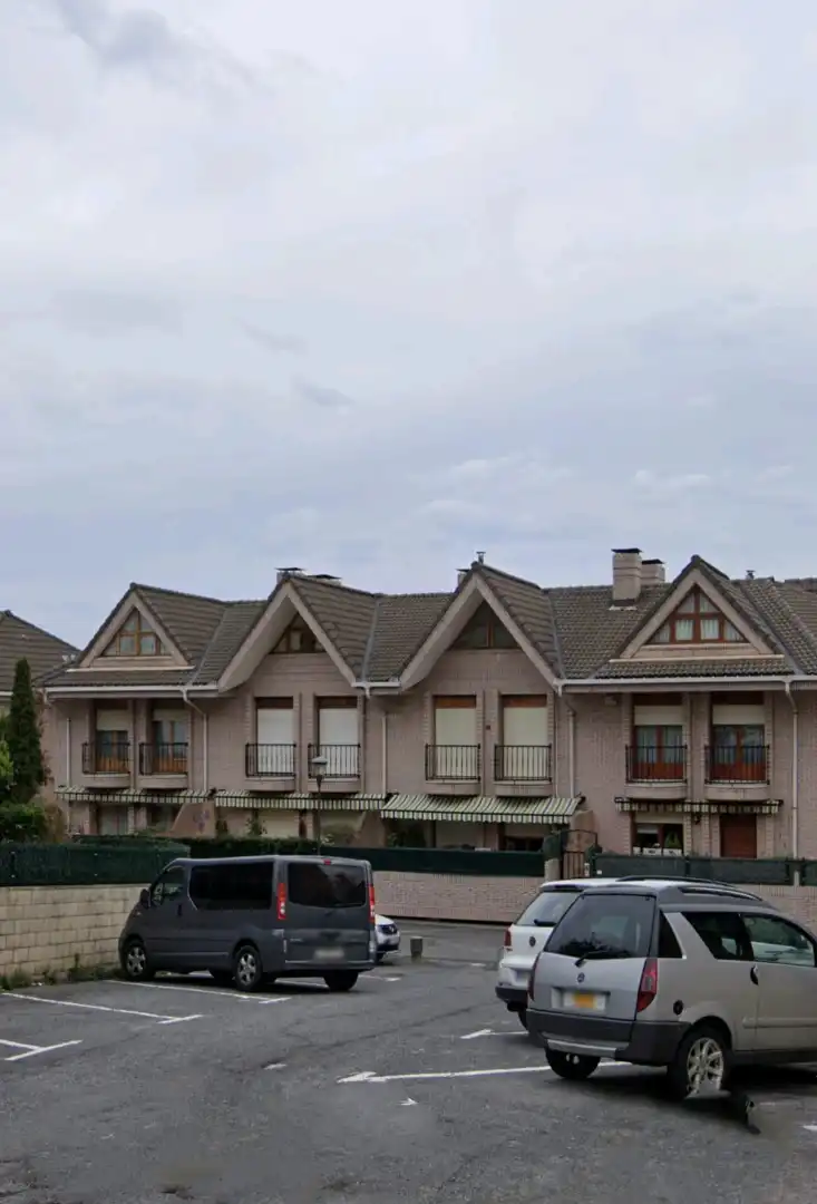 Vista exterior de Casa o xalet en venda en Valle de Trápaga-Trapagaran amb Calefacció, Jardí privat i Terrassa