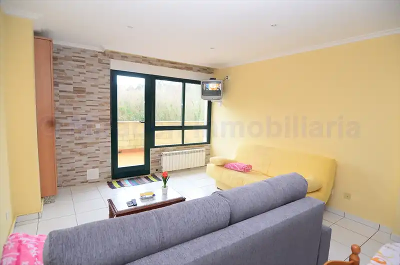 Wohnzimmer von Wohnung zur Miete in Boiro mit Heizung, Terrasse und Abstellraum