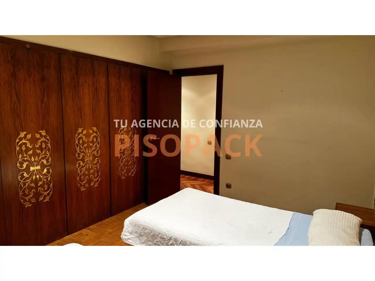 Habitación de Piso en venta en  Pamplona / Iruña con Calefacción, Terraza y Balcón