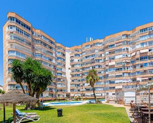 Vista exterior de Estudi de lloguer en Torremolinos amb Jardí privat, Terrassa i Piscina comunitària