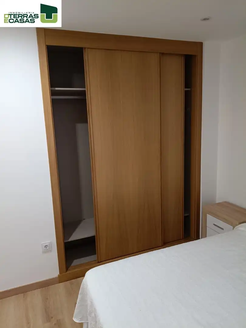 Bedroom of Flat for rent in Pontevedra Capital   with Heating, Storage room and Furnished