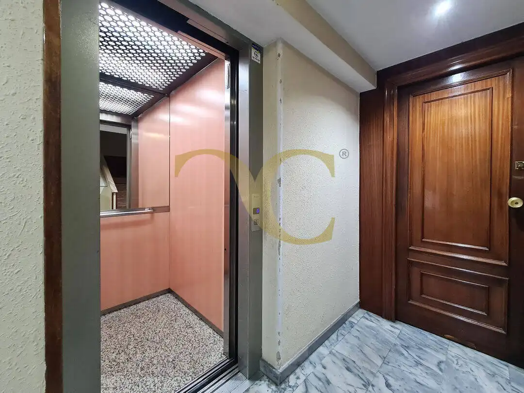 Pis en venda en Oviedo  amb Calefacció