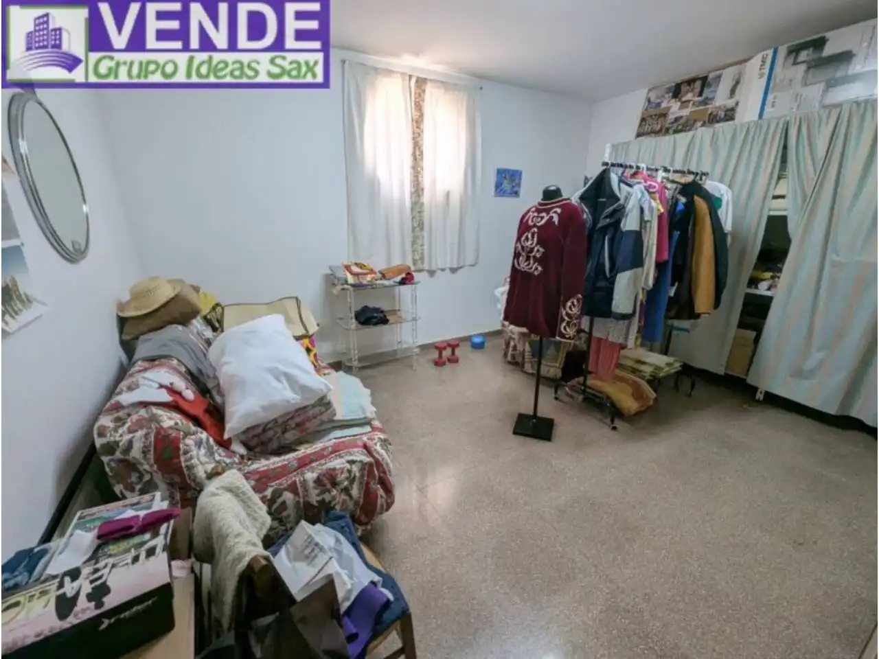 Casa adosada en venda en Sax