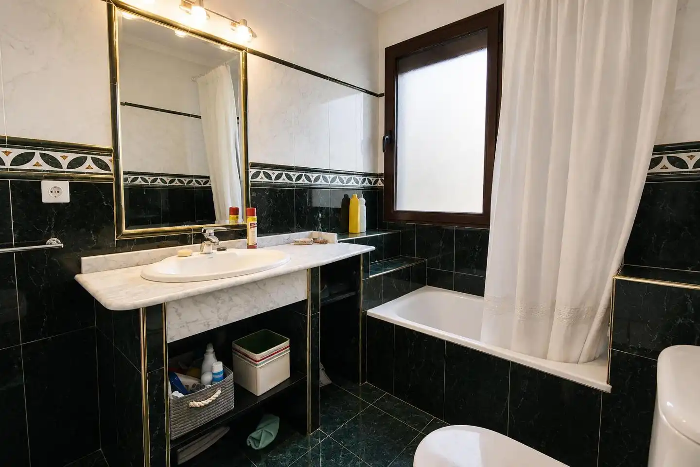 Baño de Casa o chalet en venta en Alcazarén con Calefacción, Jardín privado y Trastero