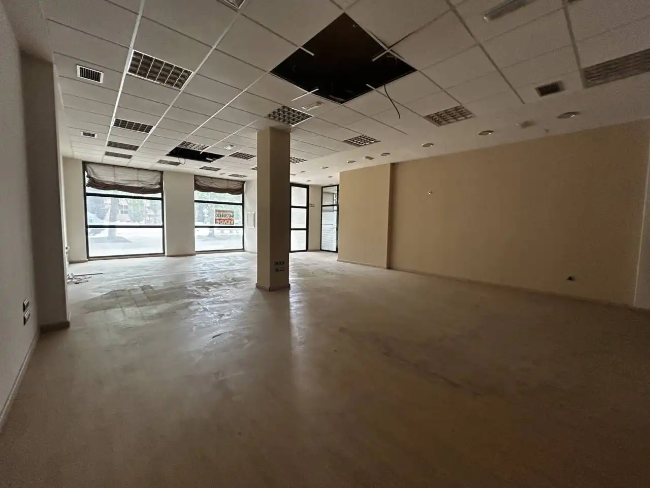 Business premises for sale in Plaza Jurista Cirilo Álvarez, imagen 4