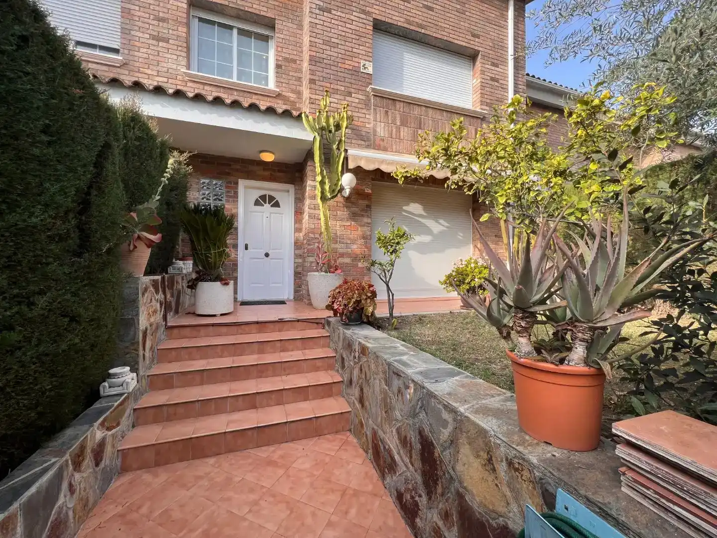 Exterior view of Detached homes for rent in Alella  with Air Conditioner, Private garden and Storage room
