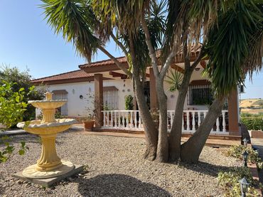 Villa avec piscine à vendre à La Carlota