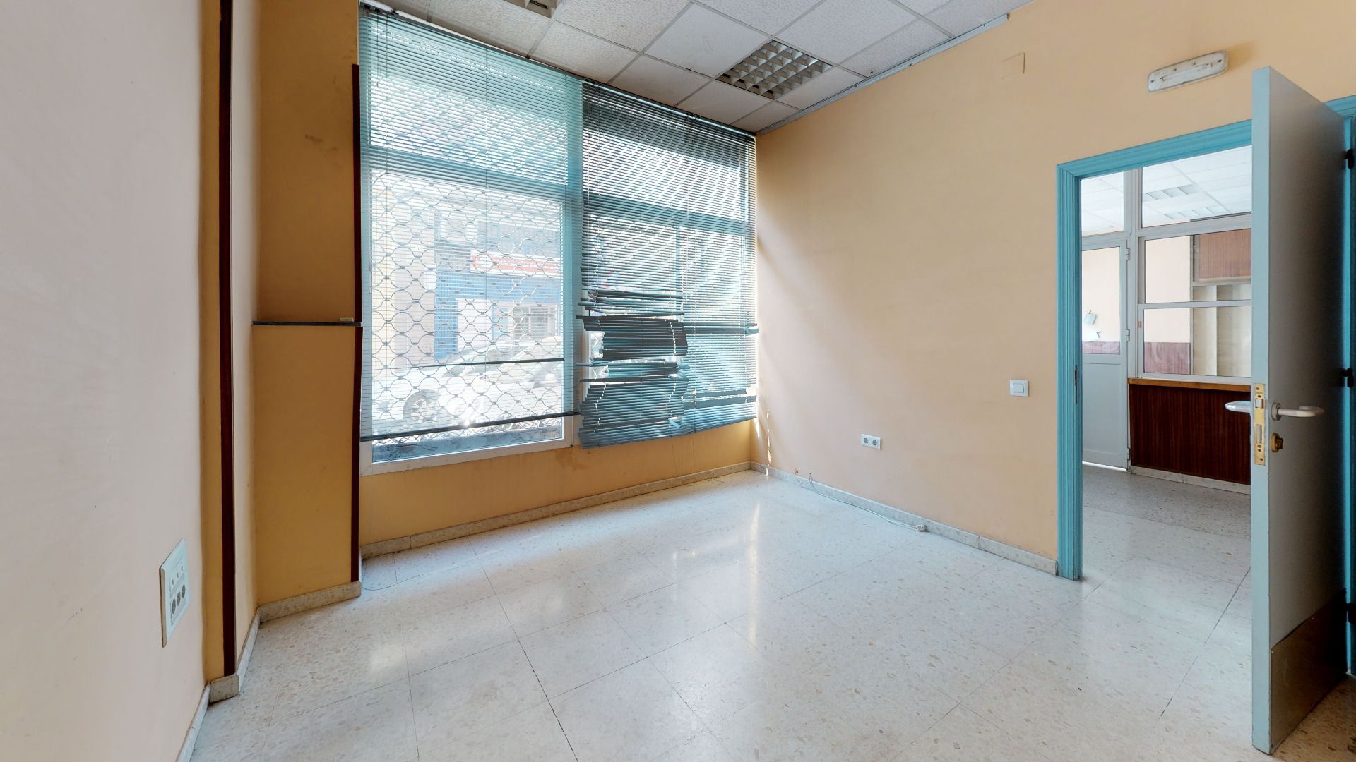 Office for sale in  Sevilla Capital  with Air Conditioner