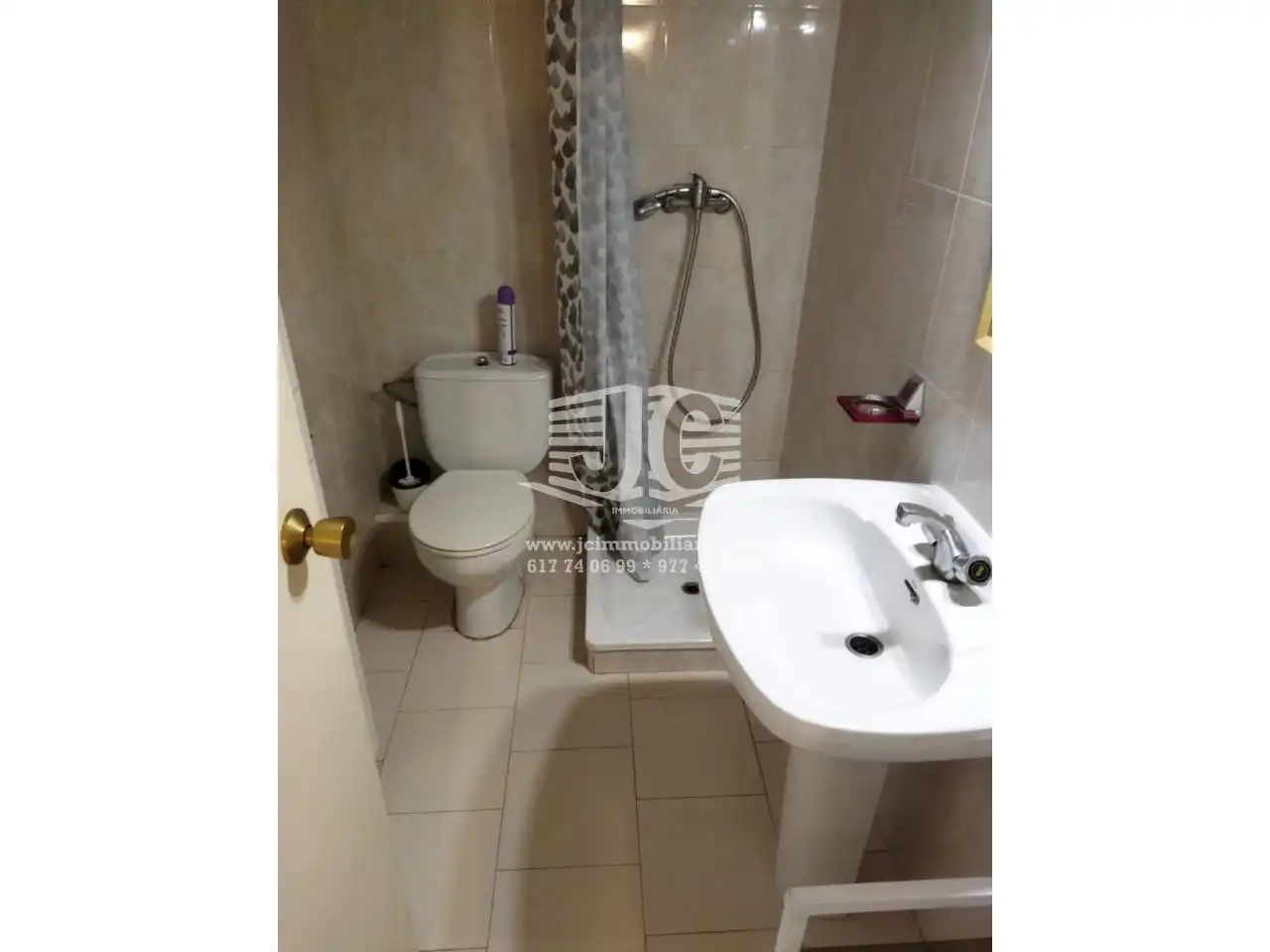 Baño de Piso de alquiler en Tortosa con Aire acondicionado, Parquet y Amueblado