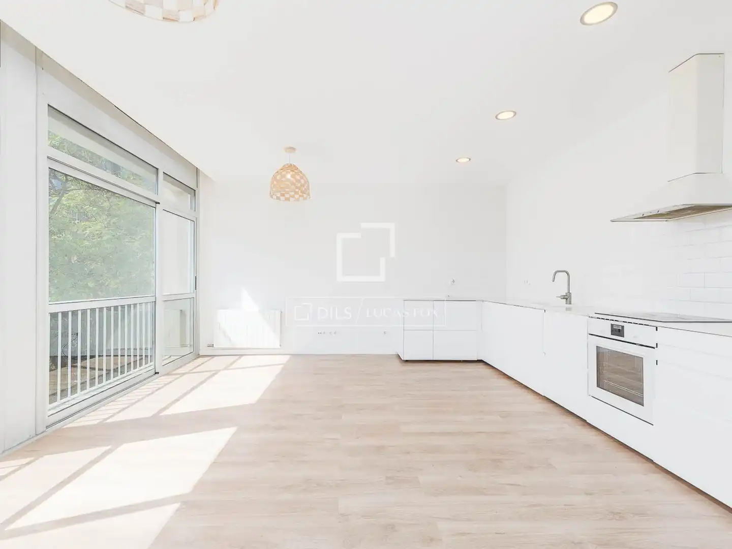 Cocina de Piso en venta en Barcelona con Aire acondicionado