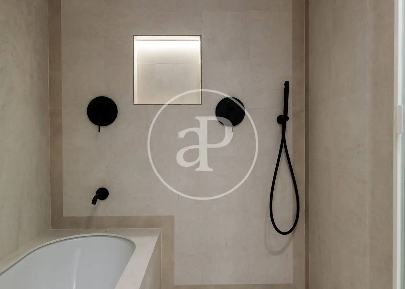 Baño de Piso en venta en Madrid con Aire acondicionado, Calefacción y Amueblado