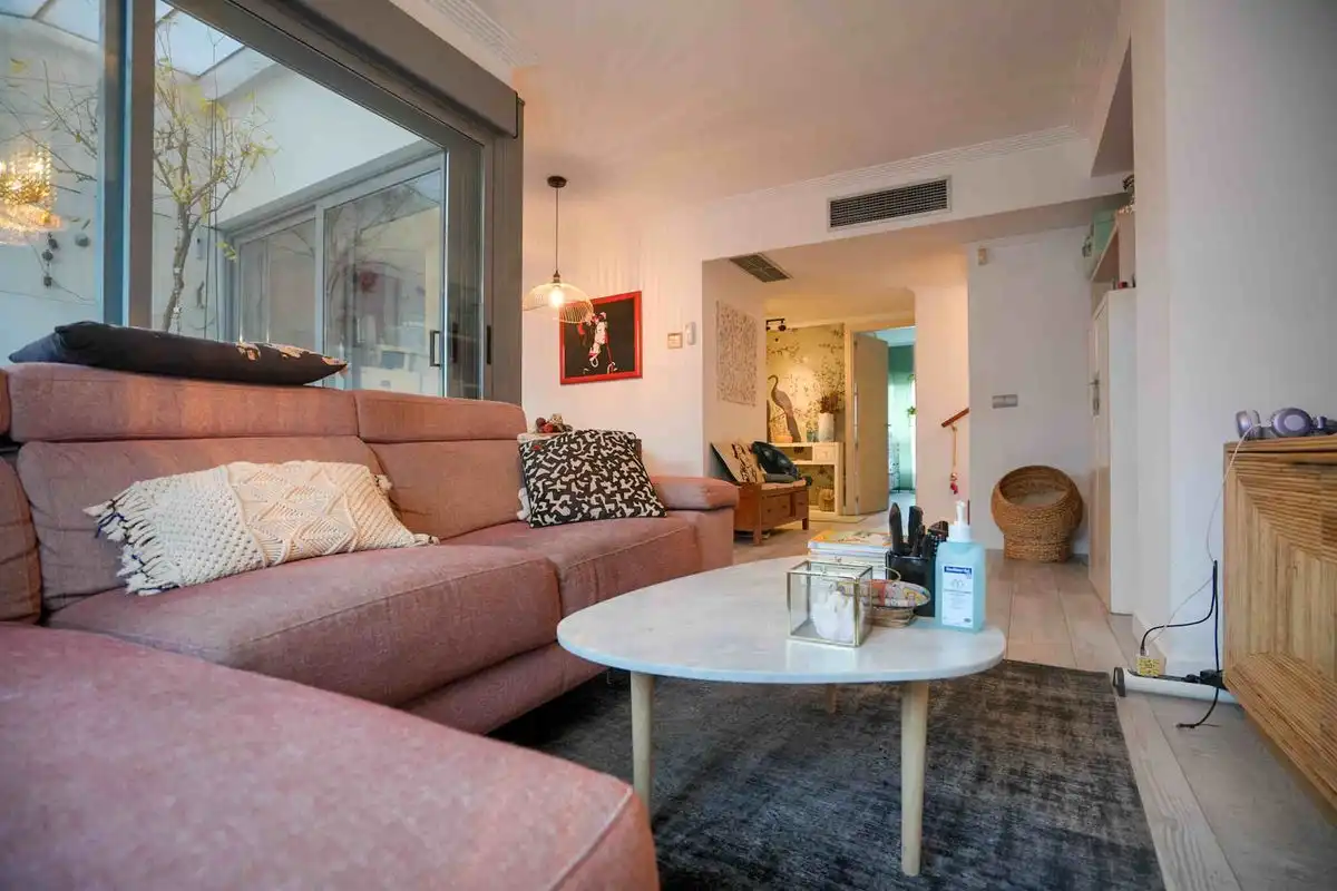Sala d'estar de Àtic en venda en Madrid amb Aire condicionat, Calefacció i Jardí privat