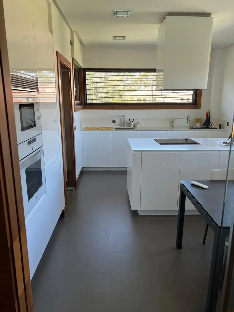 Cocina de Casa o chalet en venta en O Rosal   con Calefacción, Jardín privado y Terraza